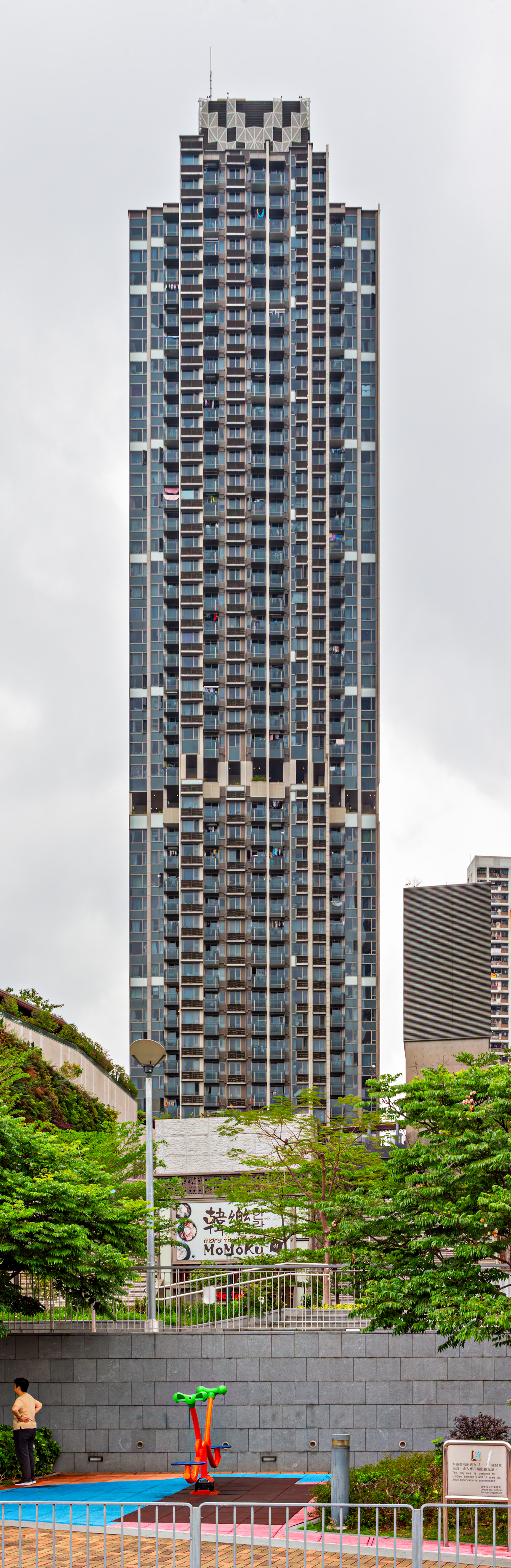Ocean Pride Tower 8, Hong Kong - View from the southwest. © Mathias Beinling